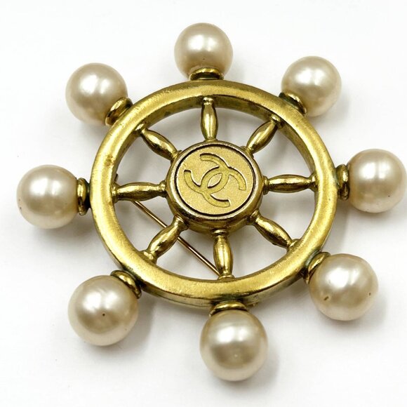 Chanel Vintage Gold Plated Sailor Wheel Pearl Brooch - Picture 3 of 4